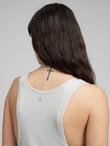 Elegantní metalické tílko