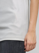 Elegantní metalické tílko