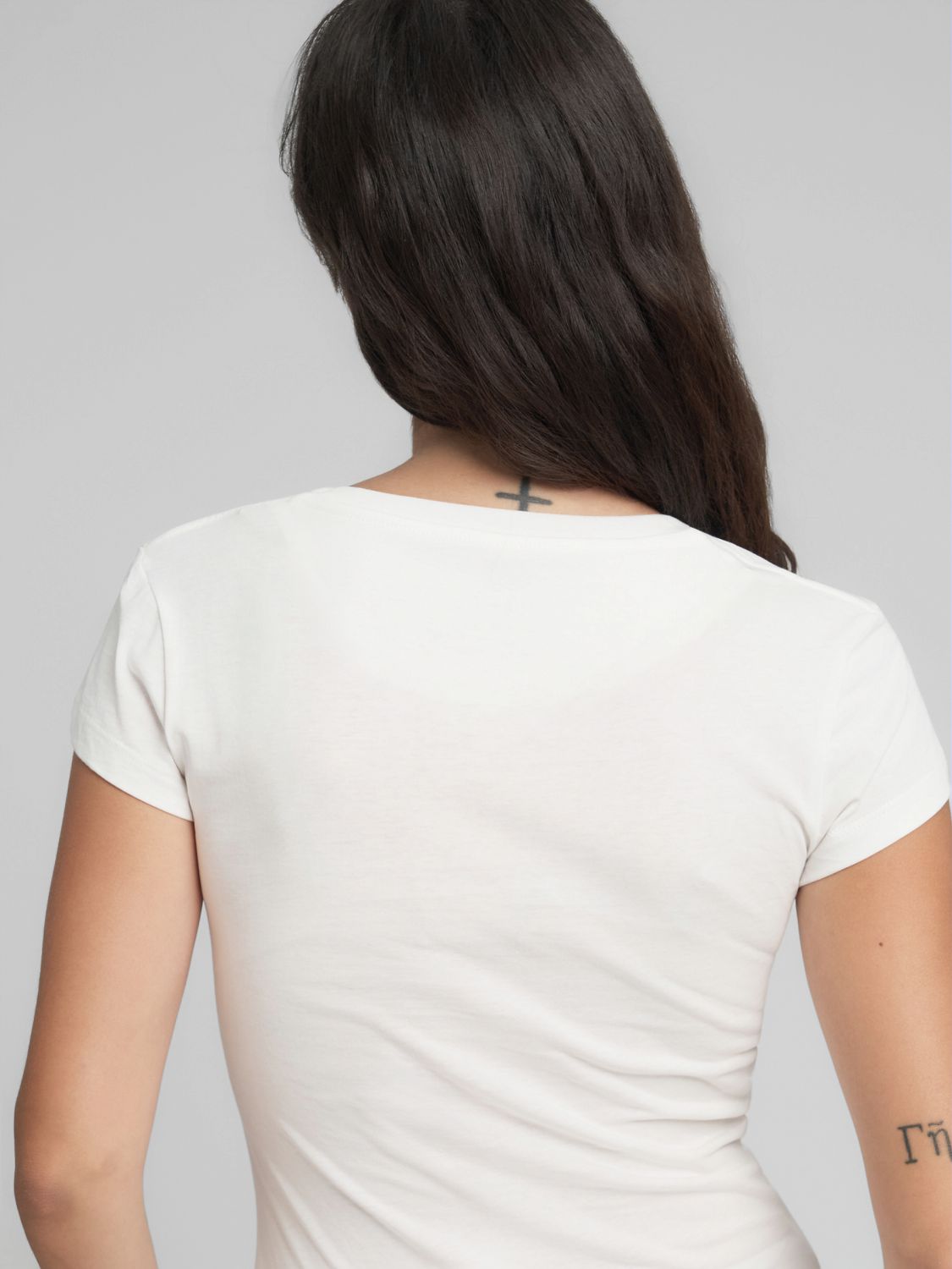 Dámské bavlněné tričko s výstřihem do V a decentním nápisem Replay