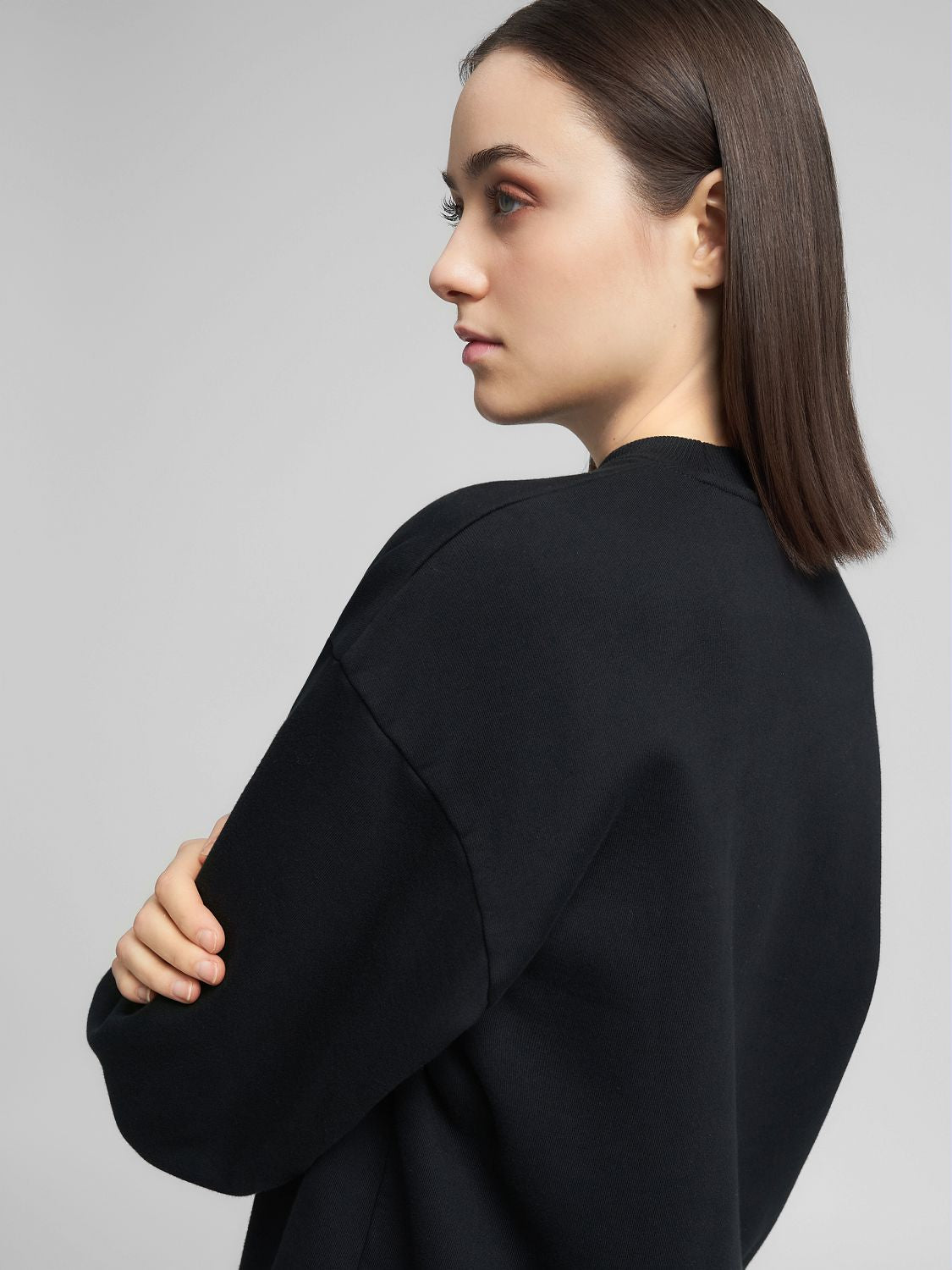 MIKINA S POTISKEM NA HRUDI