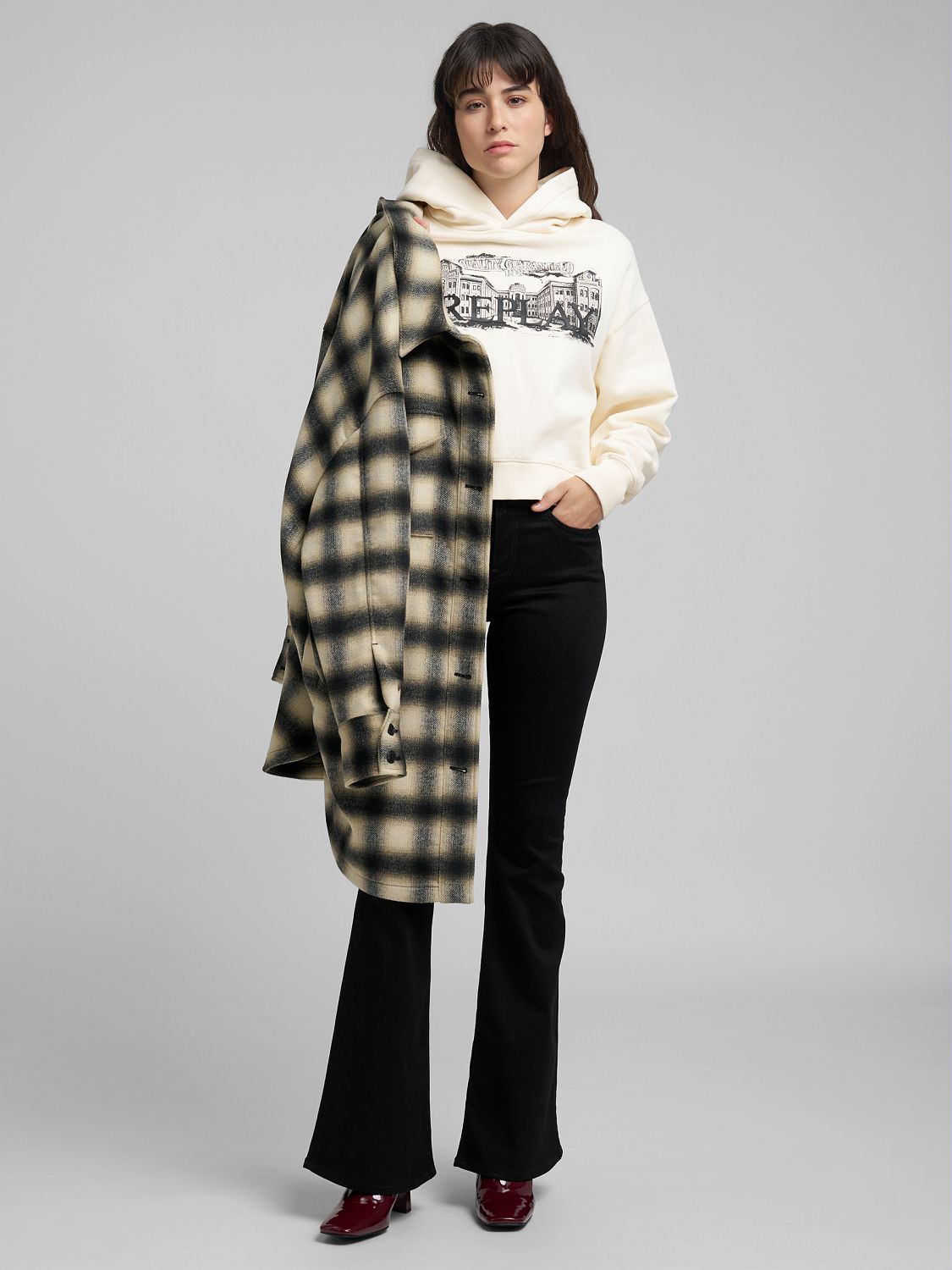 Krátká mikina s kapucí a potiskem