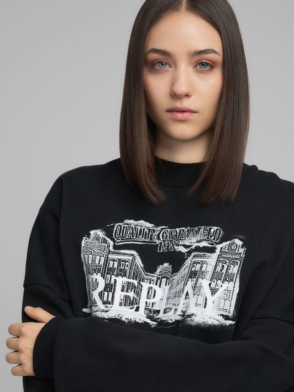 Dámská volná mikina s kapucí a nápisem