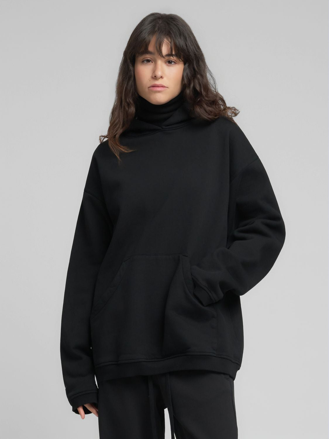 Oversized mikina s výšivkou na kapuci