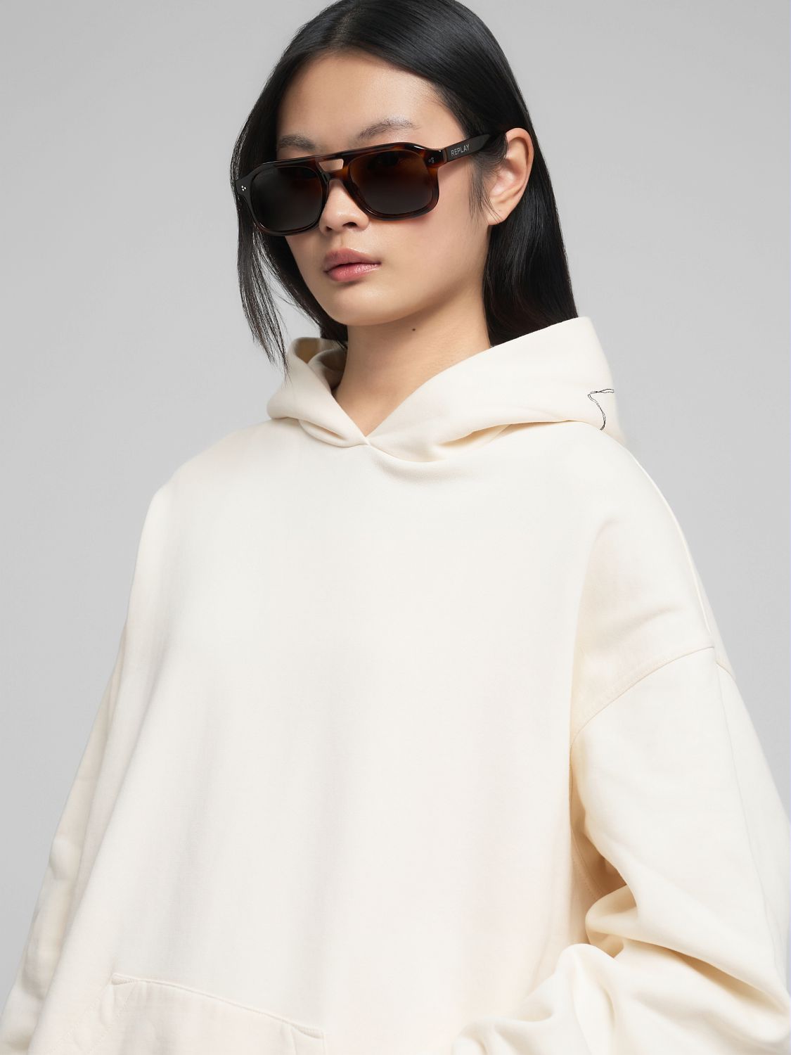 Oversized mikina s výšivkou na kapuci