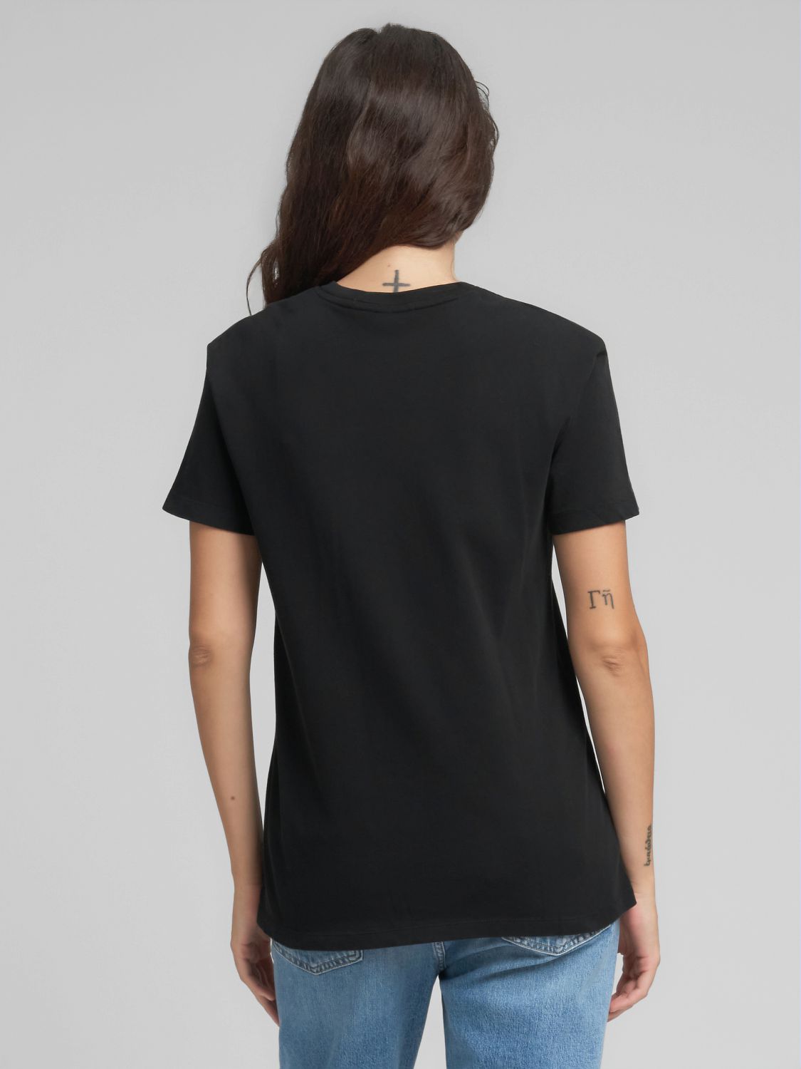 Tričko s malým potiskem na hrudi