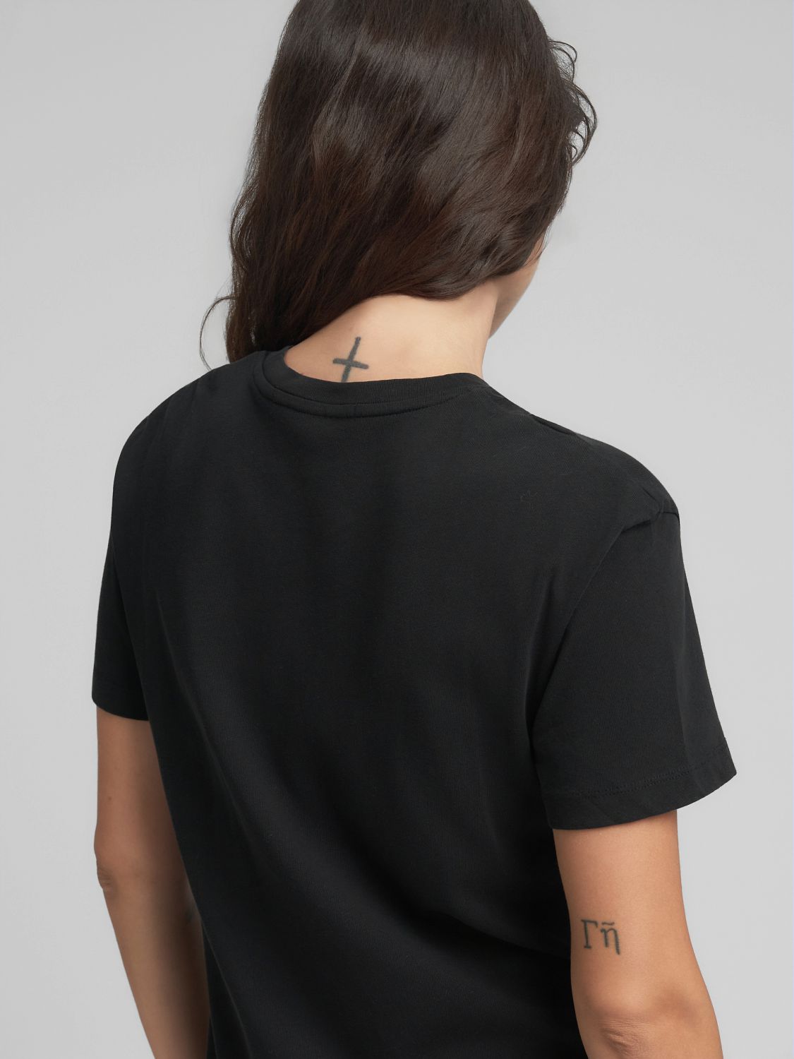 Tričko s malým potiskem na hrudi