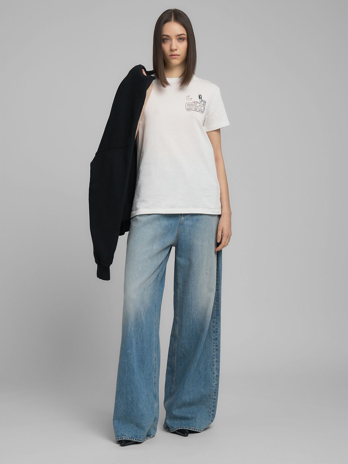 Tričko s malým potiskem na hrudi