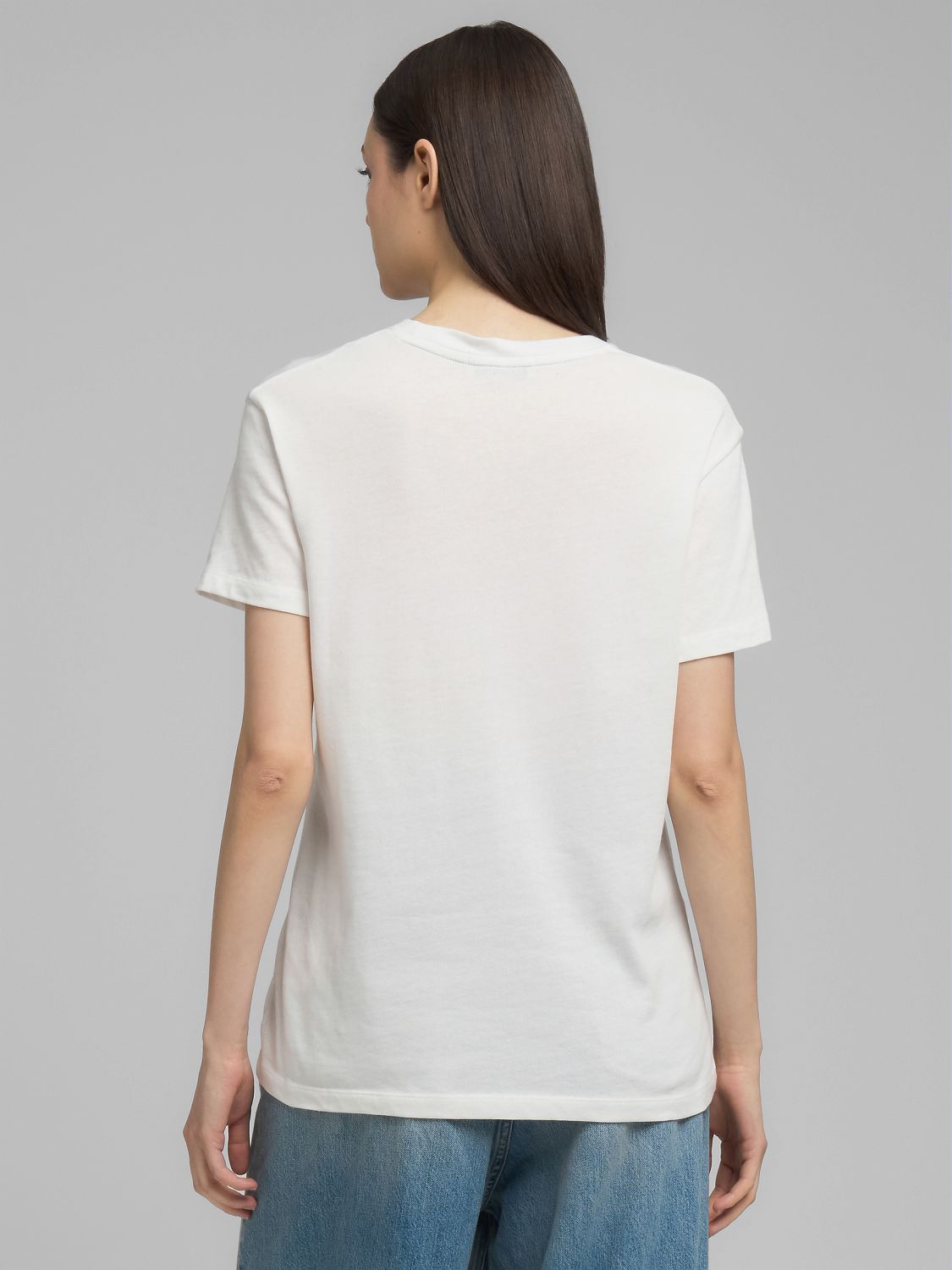 Tričko s malým potiskem na hrudi