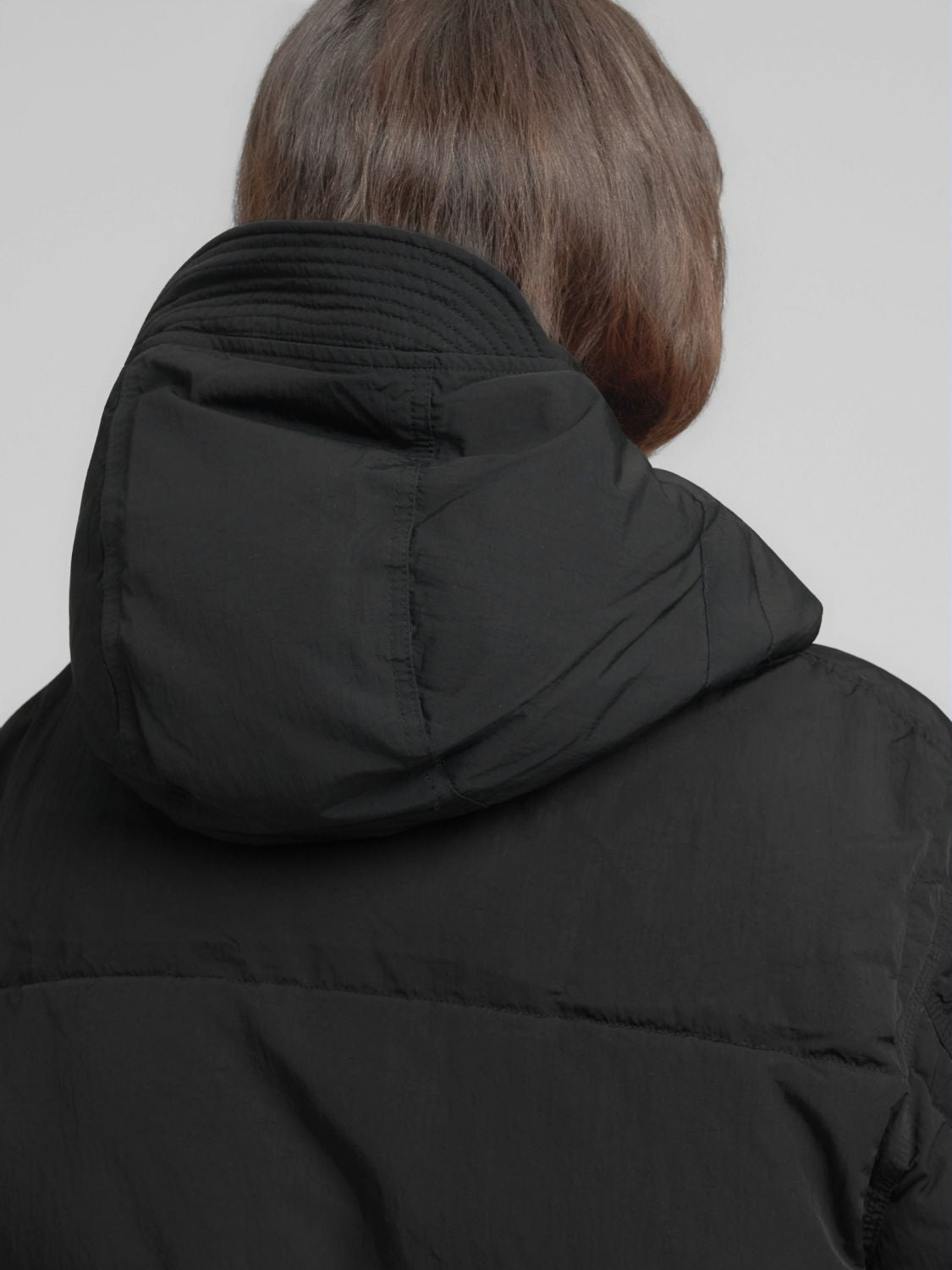 Prošívaná bunda s kapucí