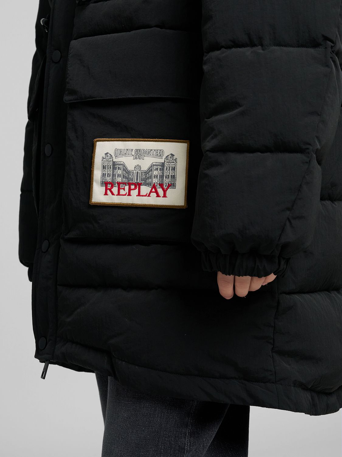 Prošívaná bunda s odepínacími rukávy