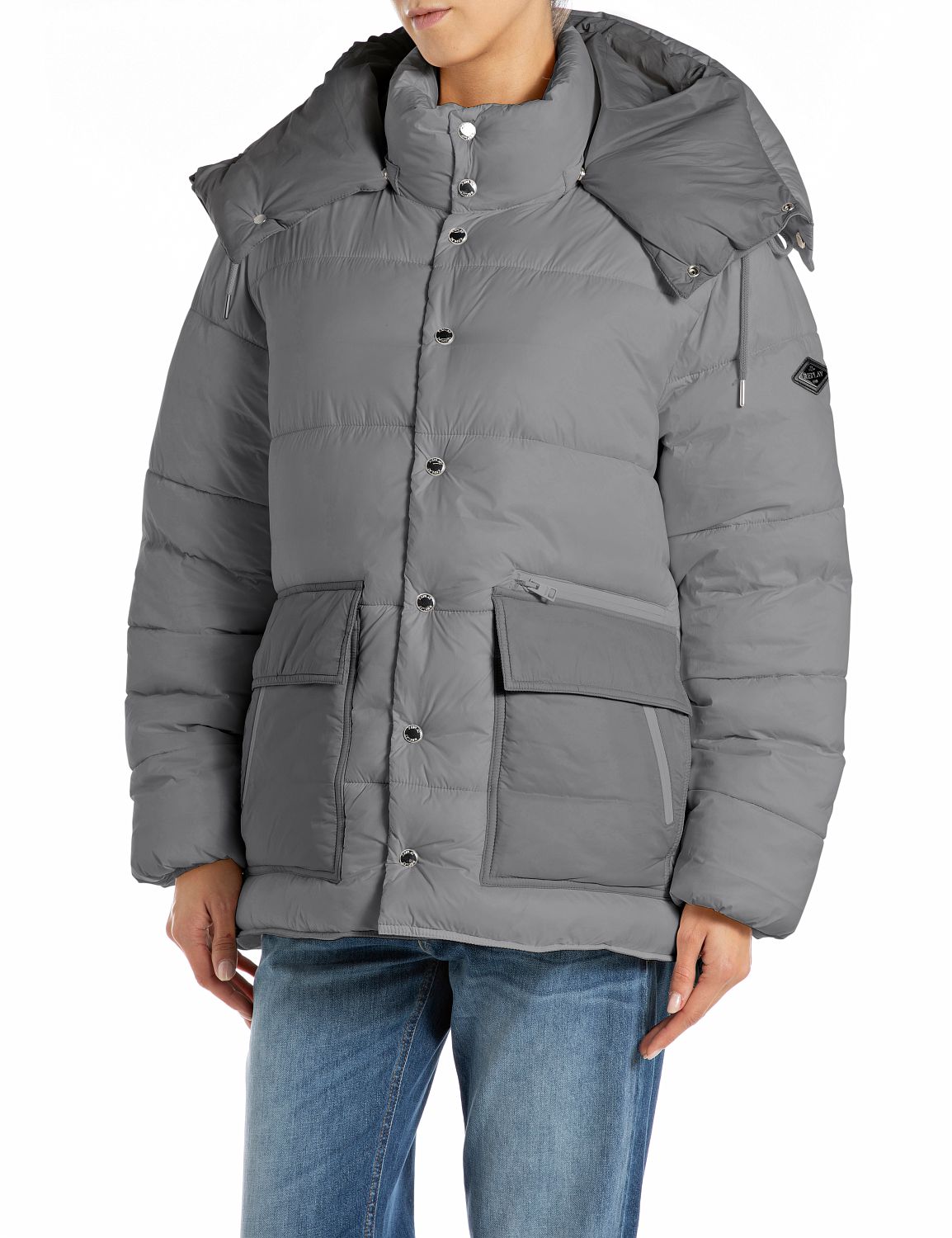 Prošívaná bunda s vysokým límcem a kapucí