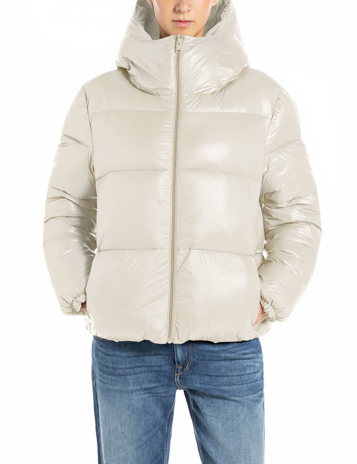 Dámská prošívaná bunda z lesklého nylonu