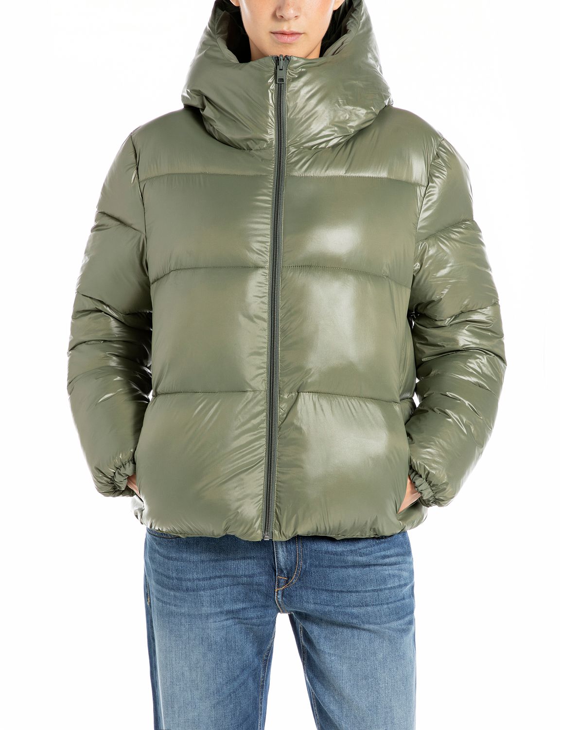 Dámská prošívaná bunda z lesklého nylonu