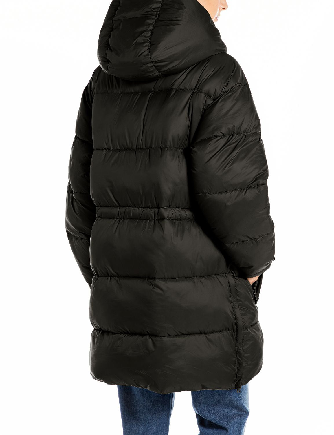 Dlouhá bunda s kapucí, rozparky a postranními kapsami