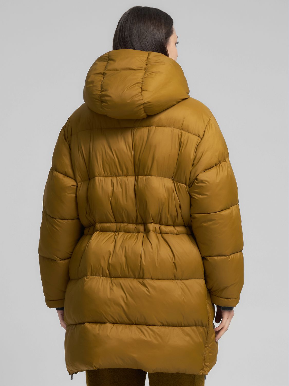 Dlouhá bunda s kapucí, rozparky a postranními kapsami