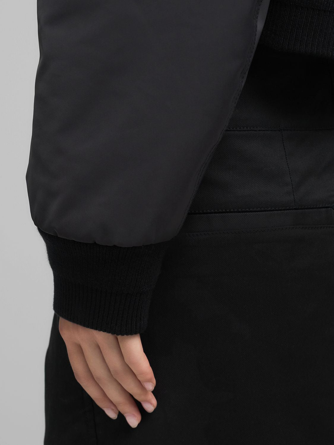 Stylová cropped bunda