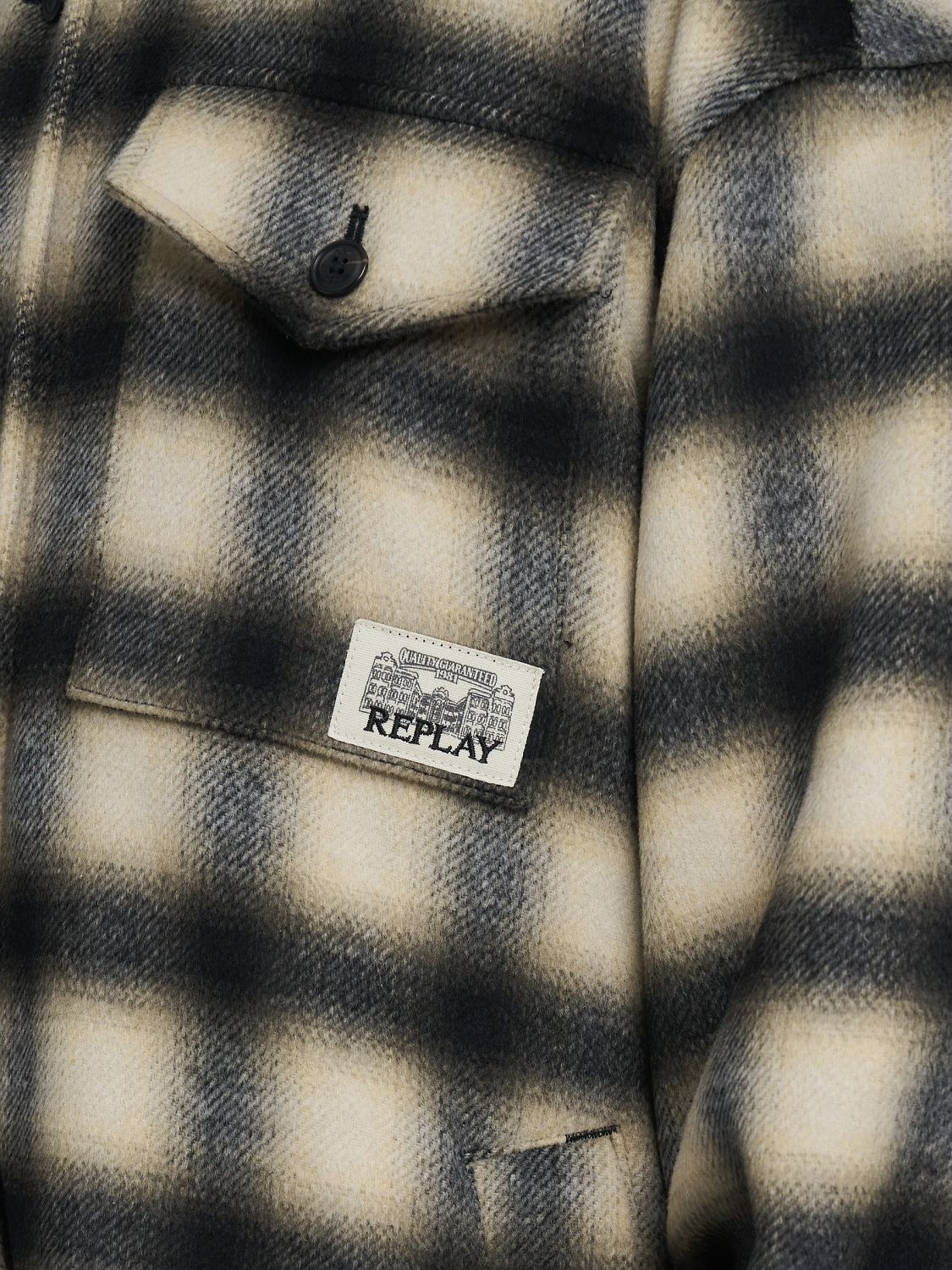 Oversized kostkovaná bunda v košilovém stylu