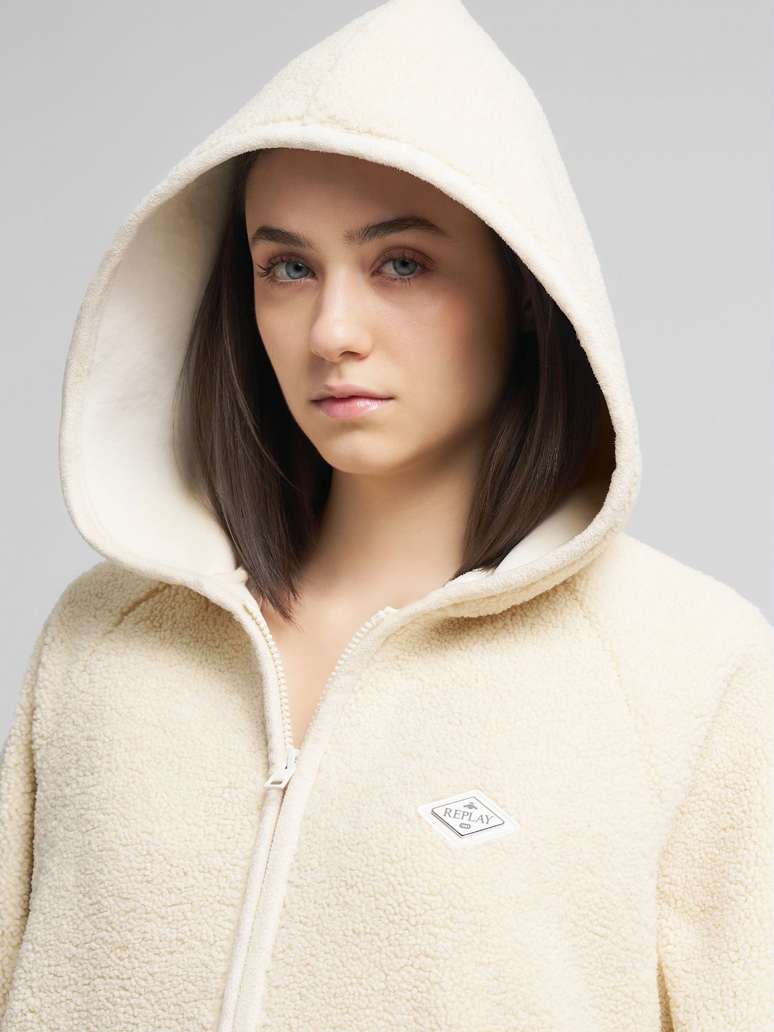 Zimní bunda s kapucí