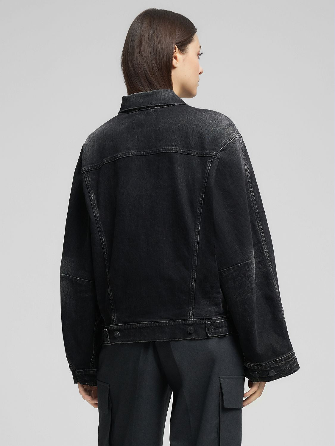 ČERNÁ DŽÍNOVÁ BUNDA