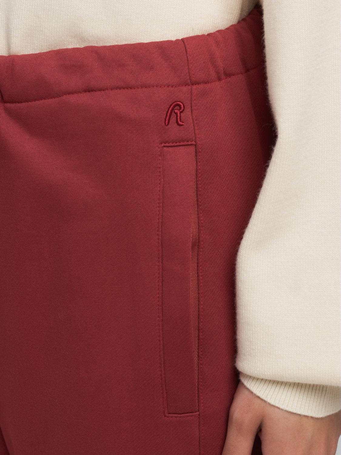 Dámské tepláky s širokými nohavicemi