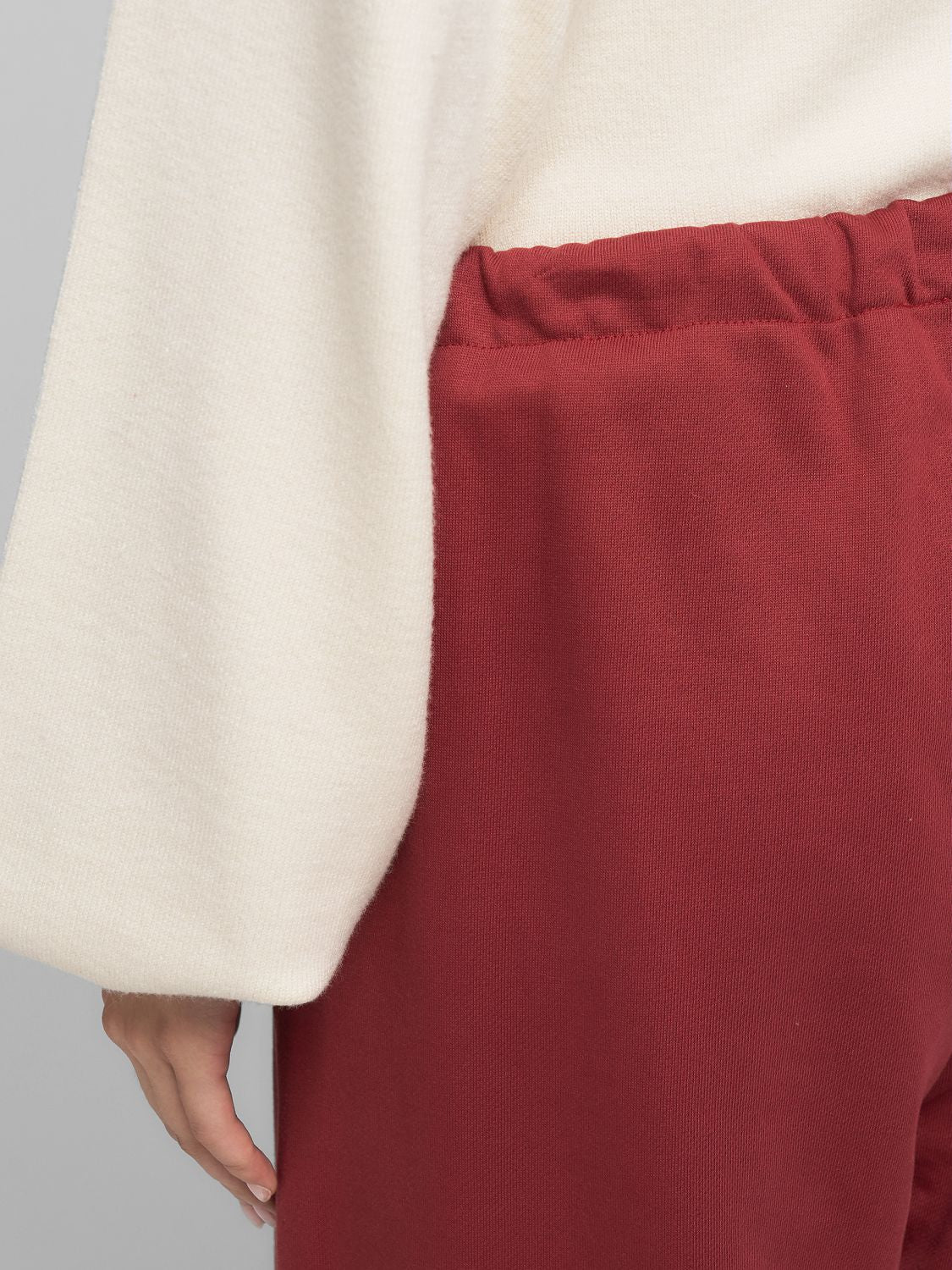 Dámské tepláky s širokými nohavicemi