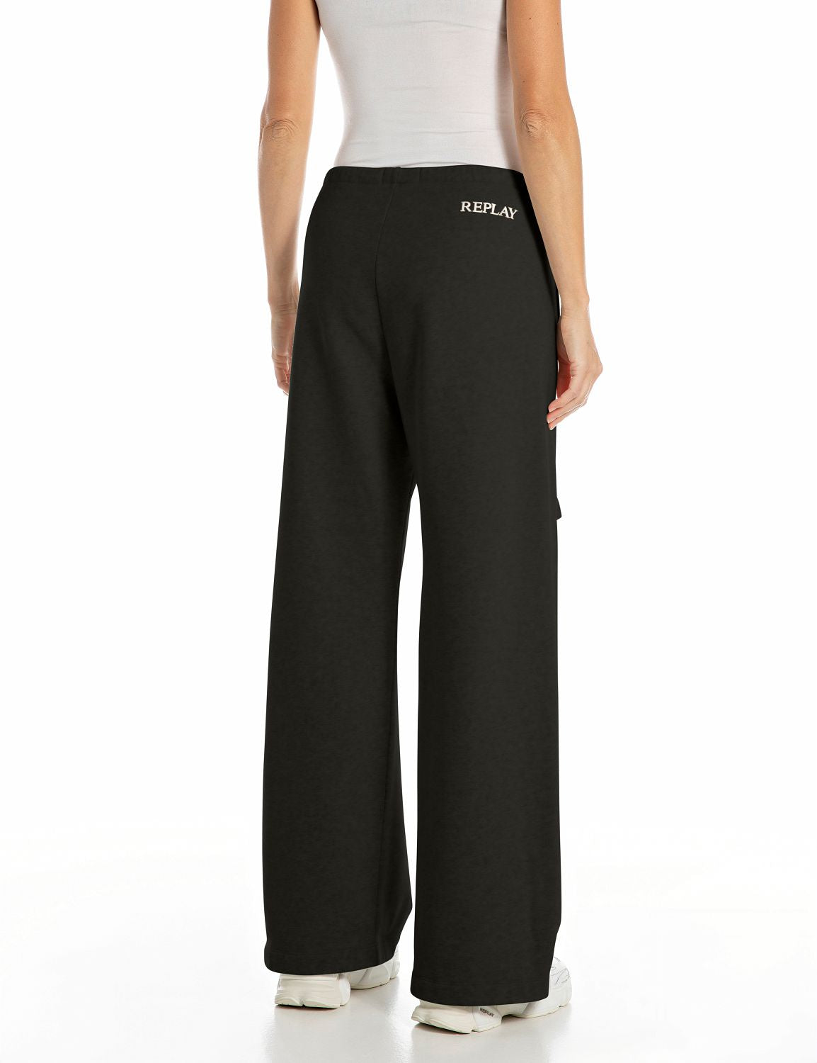 Dámské tepláky s širokými nohavicemi