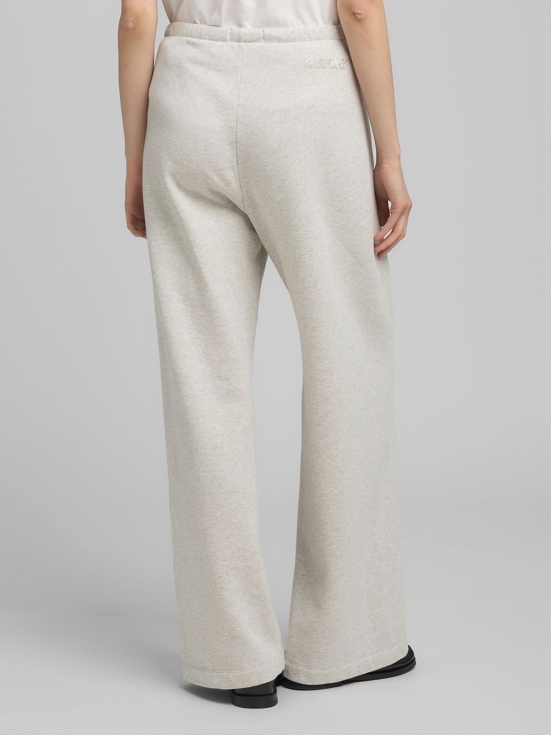 Dámské tepláky s širokými nohavicemi