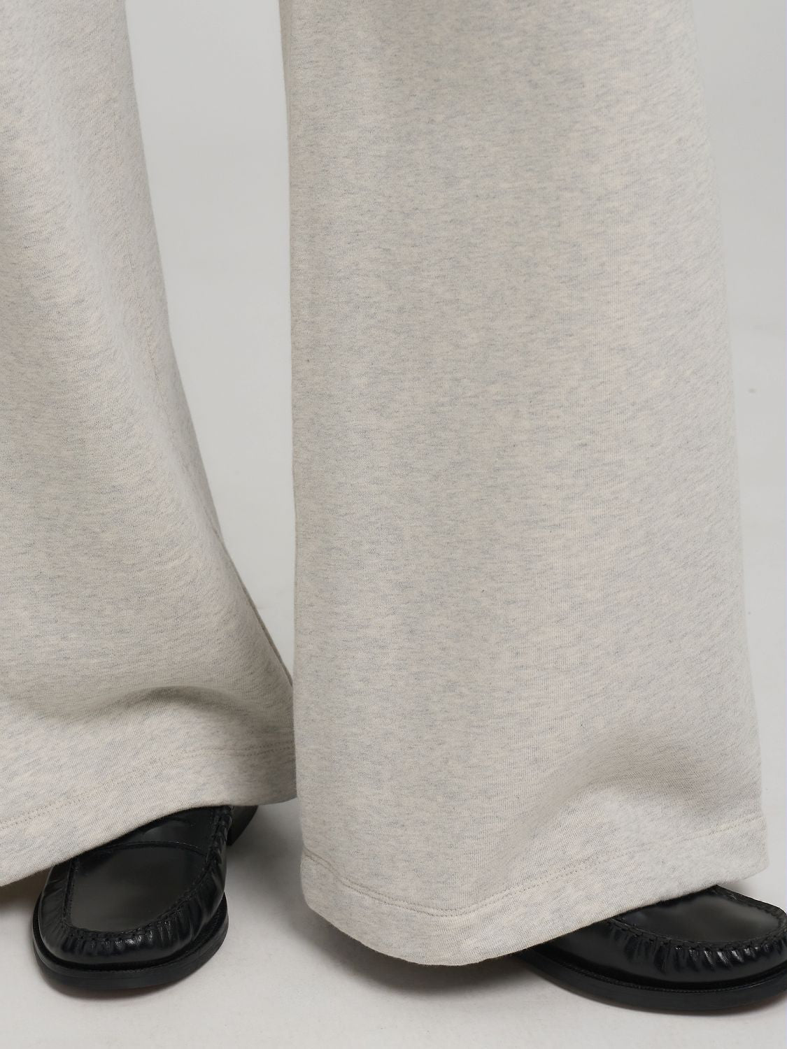 Dámské tepláky s širokými nohavicemi