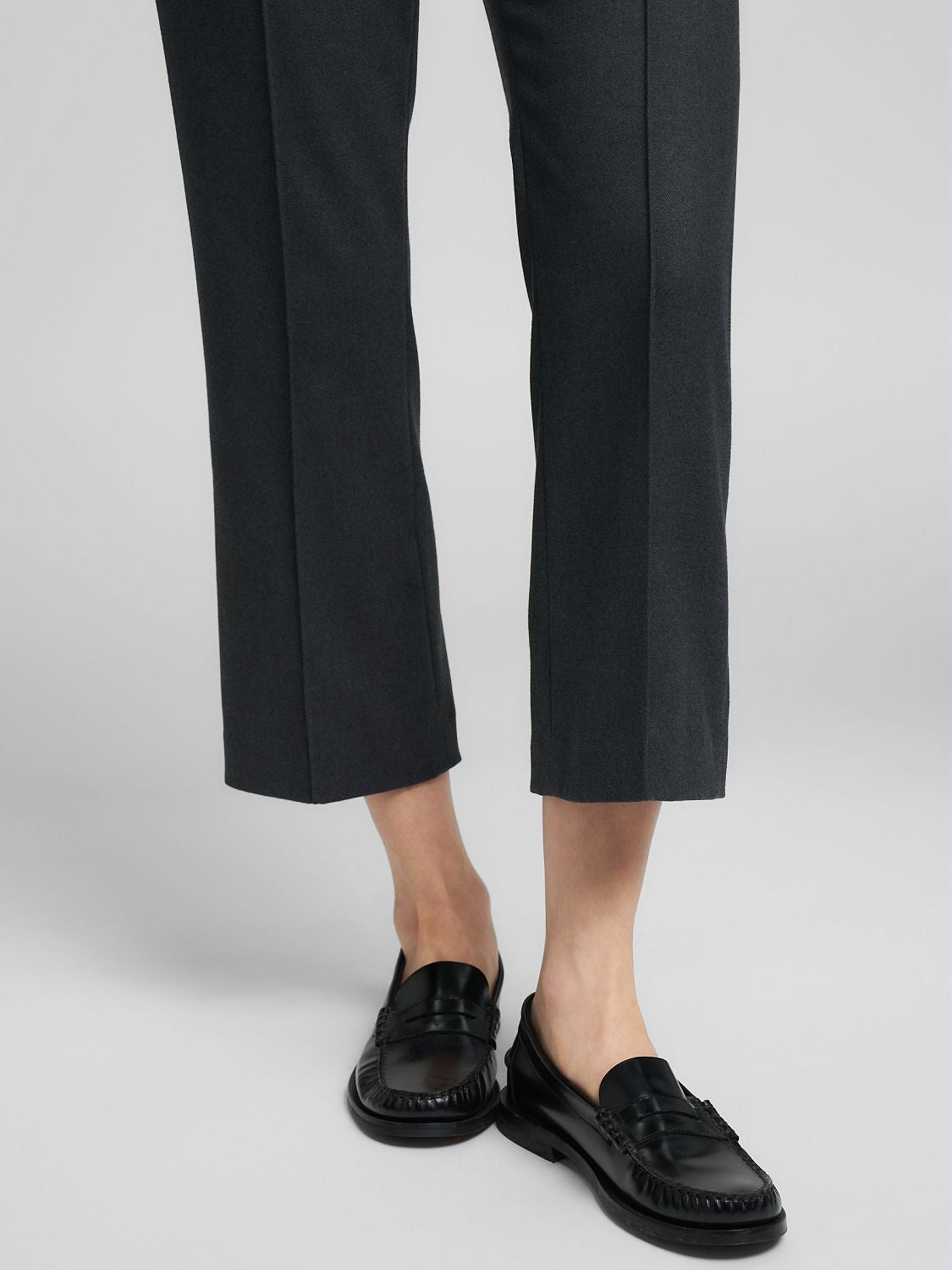 Zkrácené kalhoty úzkého střihu