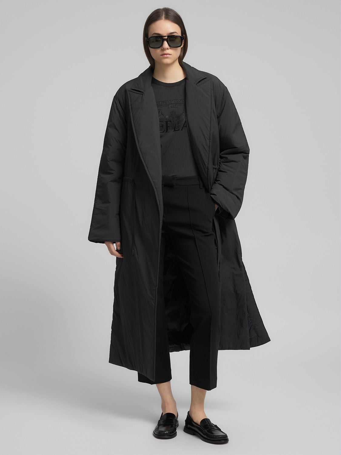 Dámské elegantní kalhoty zkráceného střihu