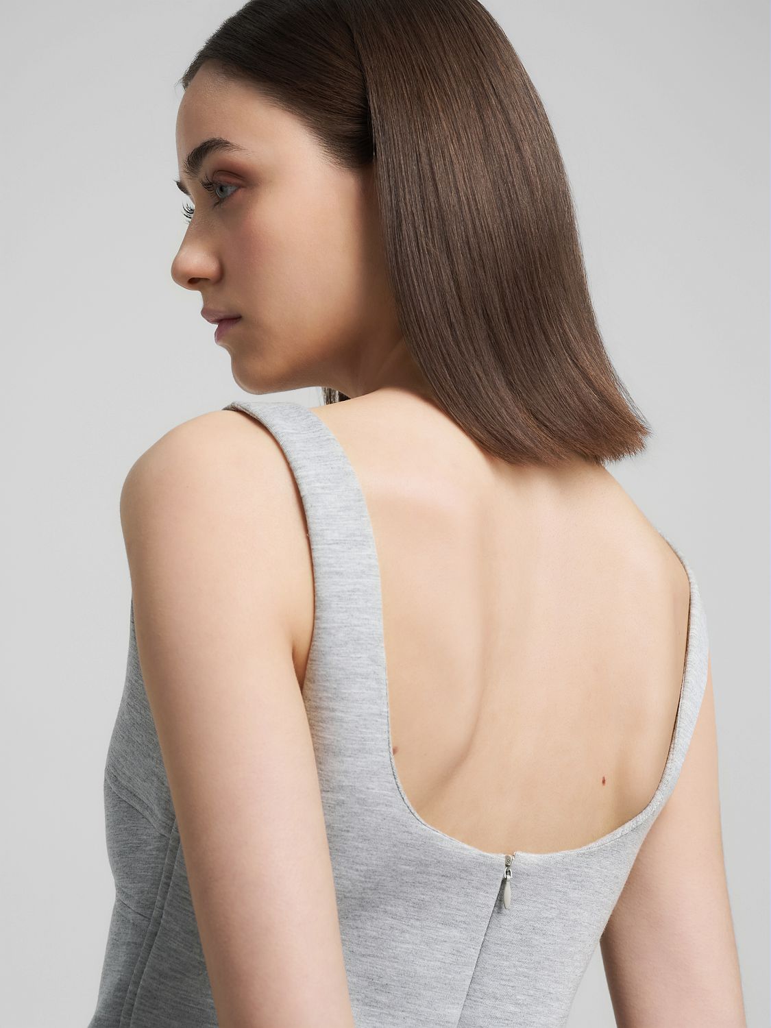 Dámské midi šaty bez rukávů