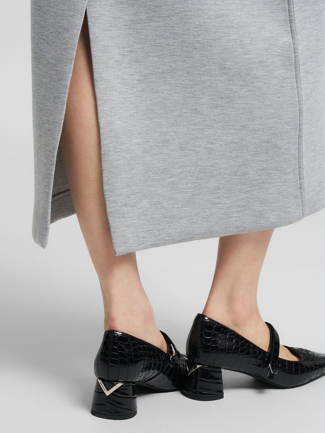 Dámské midi šaty bez rukávů