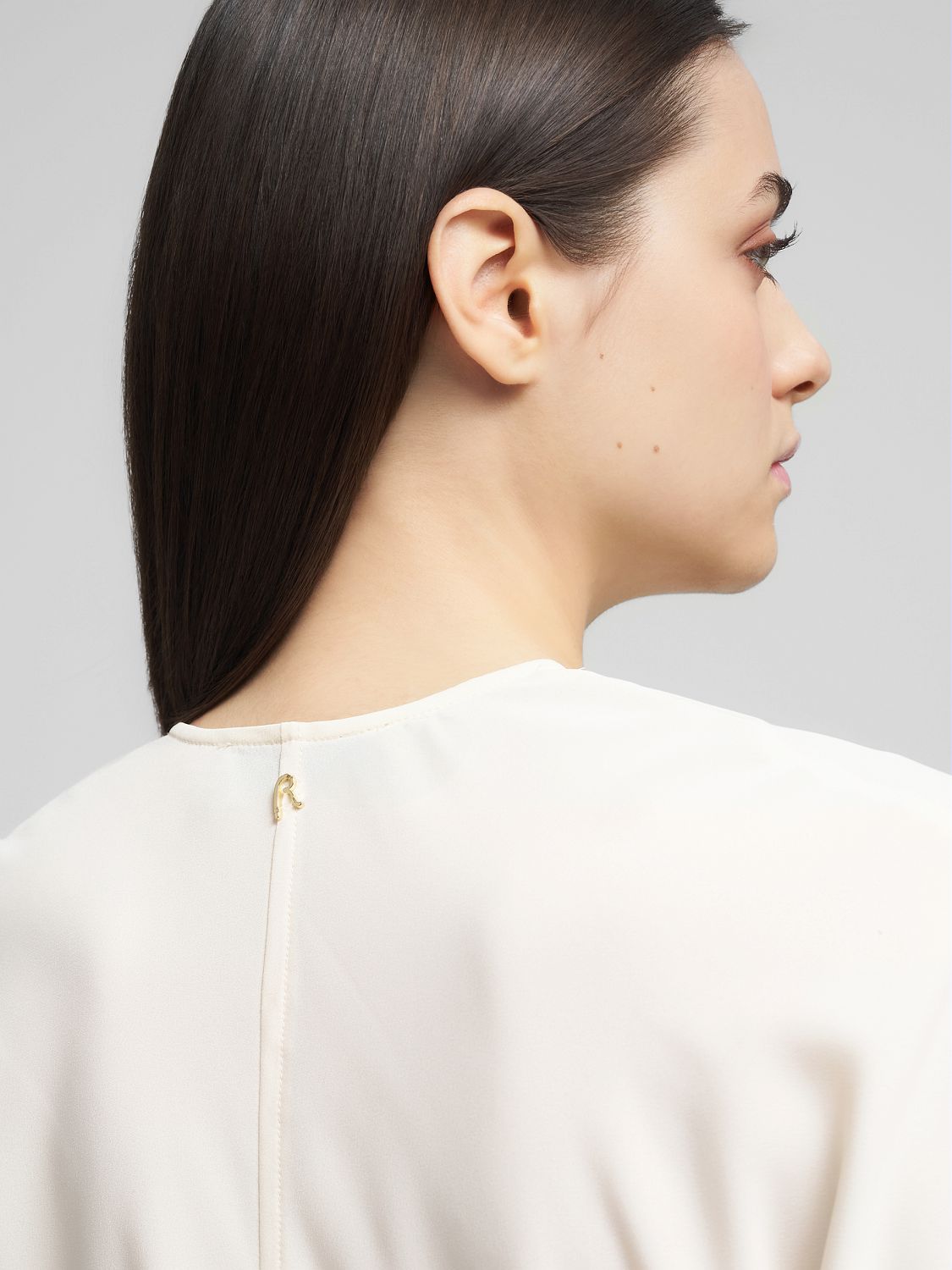 Saténové midi šaty