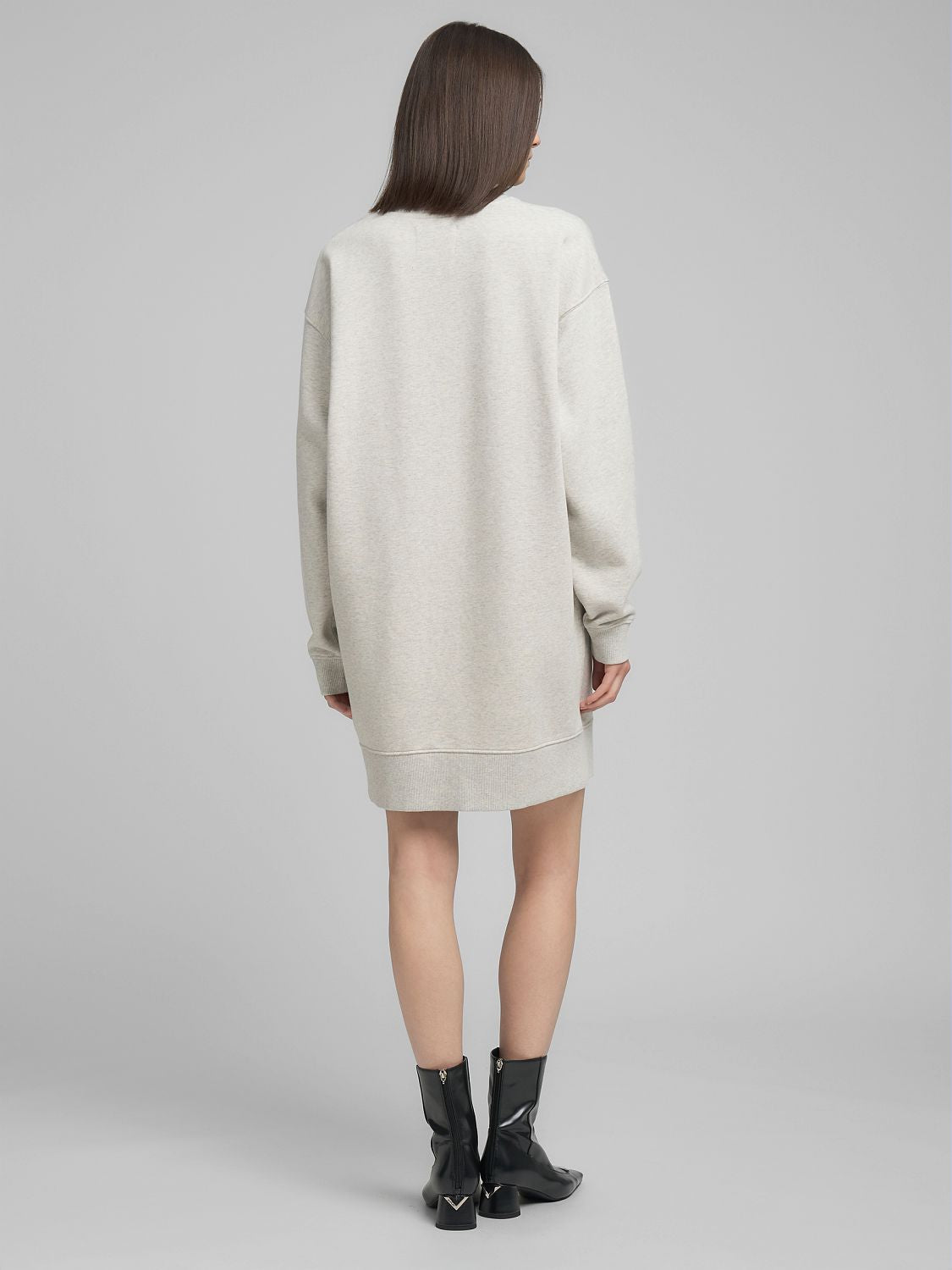 KRÁTKÉ MIKINOVÉ ŠATY