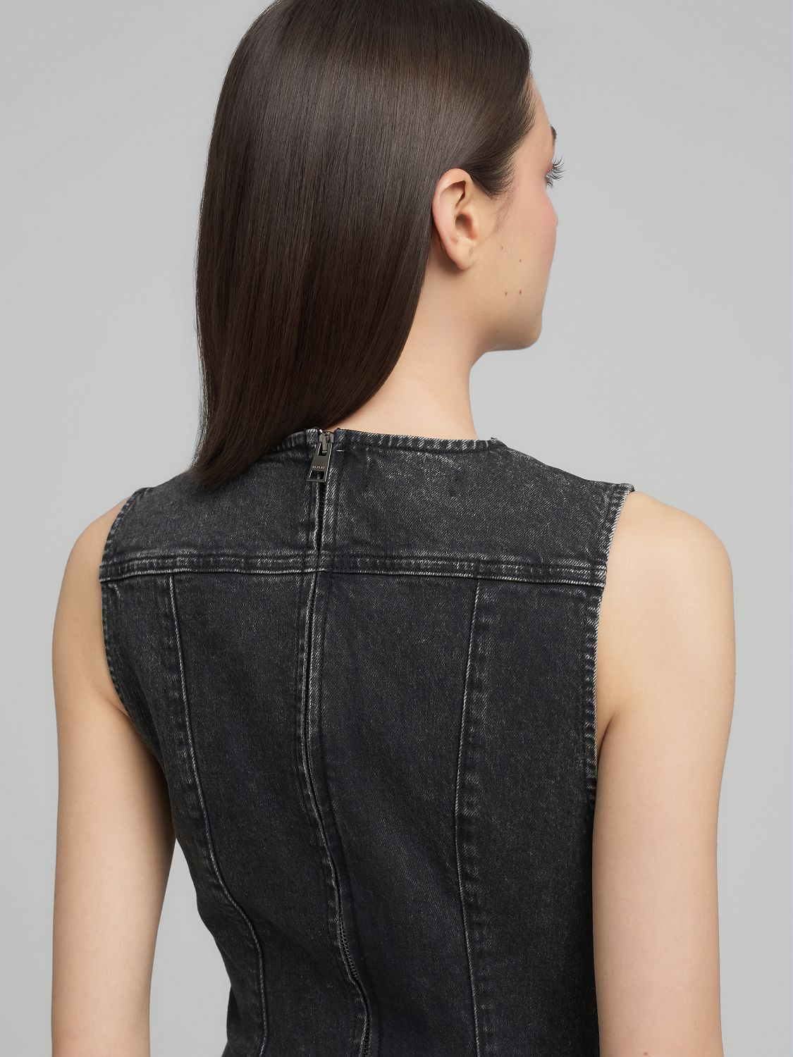 Dámské džínové mini šaty bez rukávů