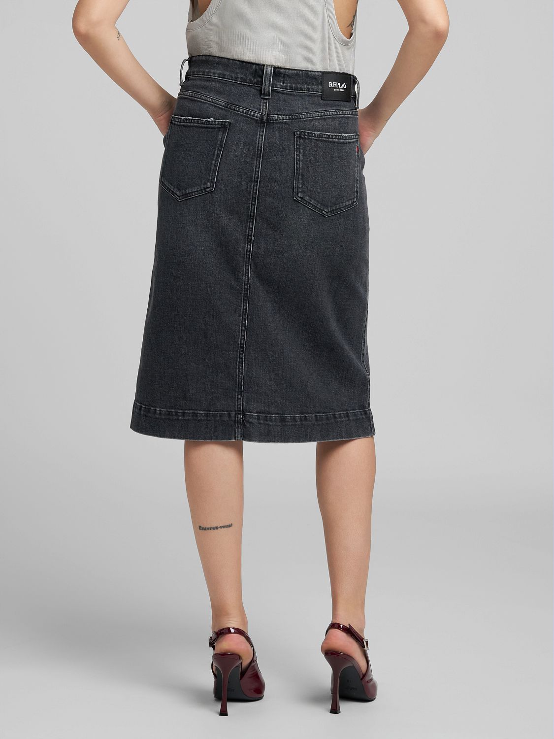 DŽÍNOVÁ MIDI SUKNĚ