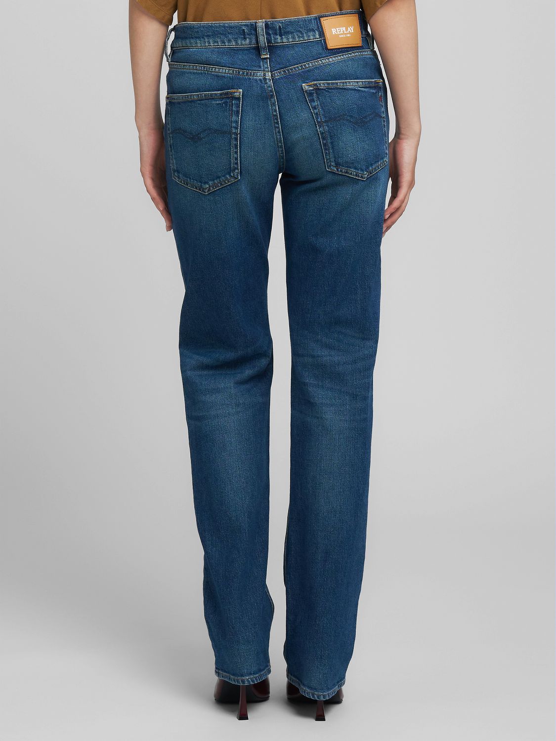 AKEME – Džíny rovného střihu s nízkým pasem