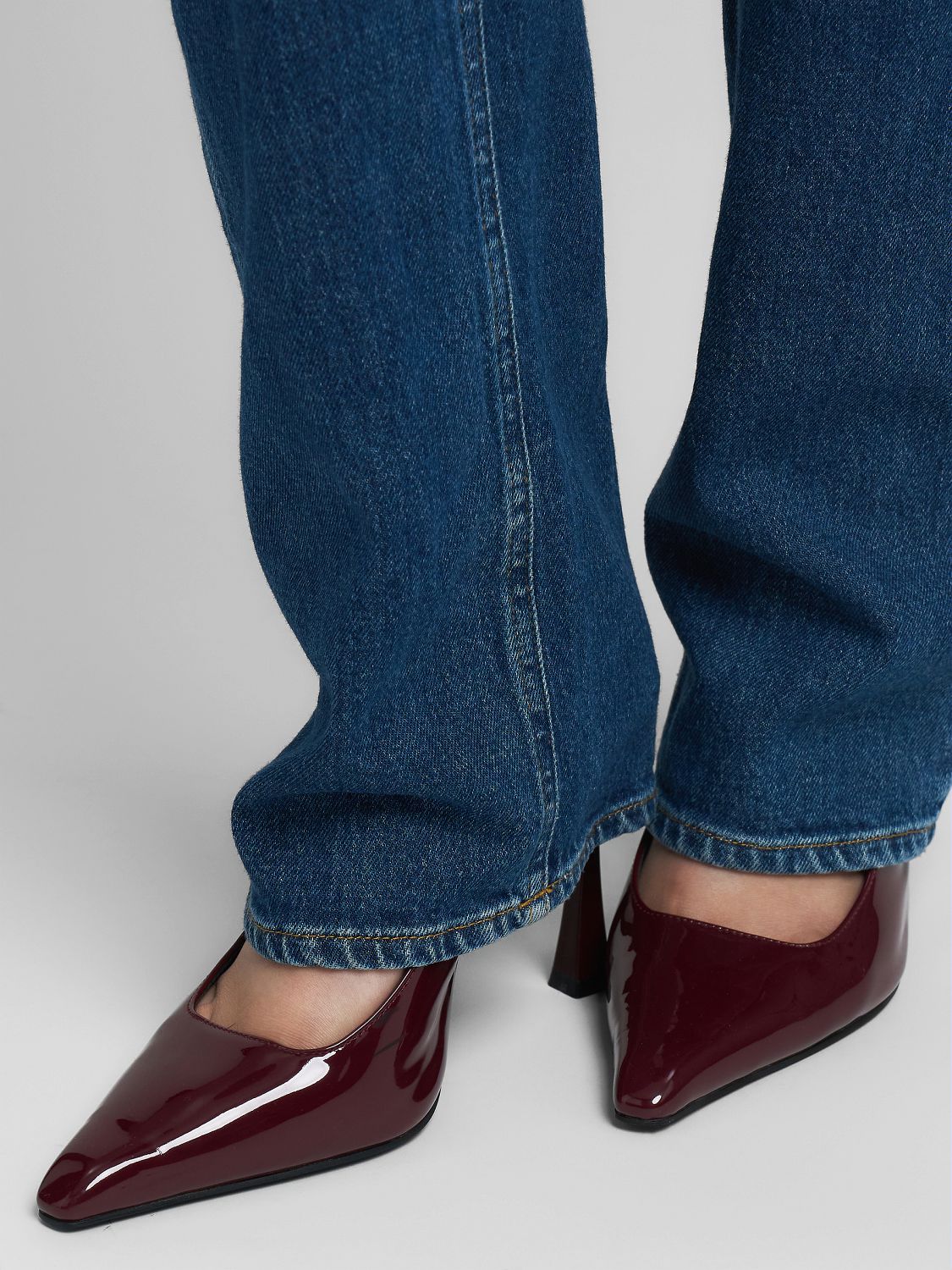 AKEME – Džíny rovného střihu s nízkým pasem