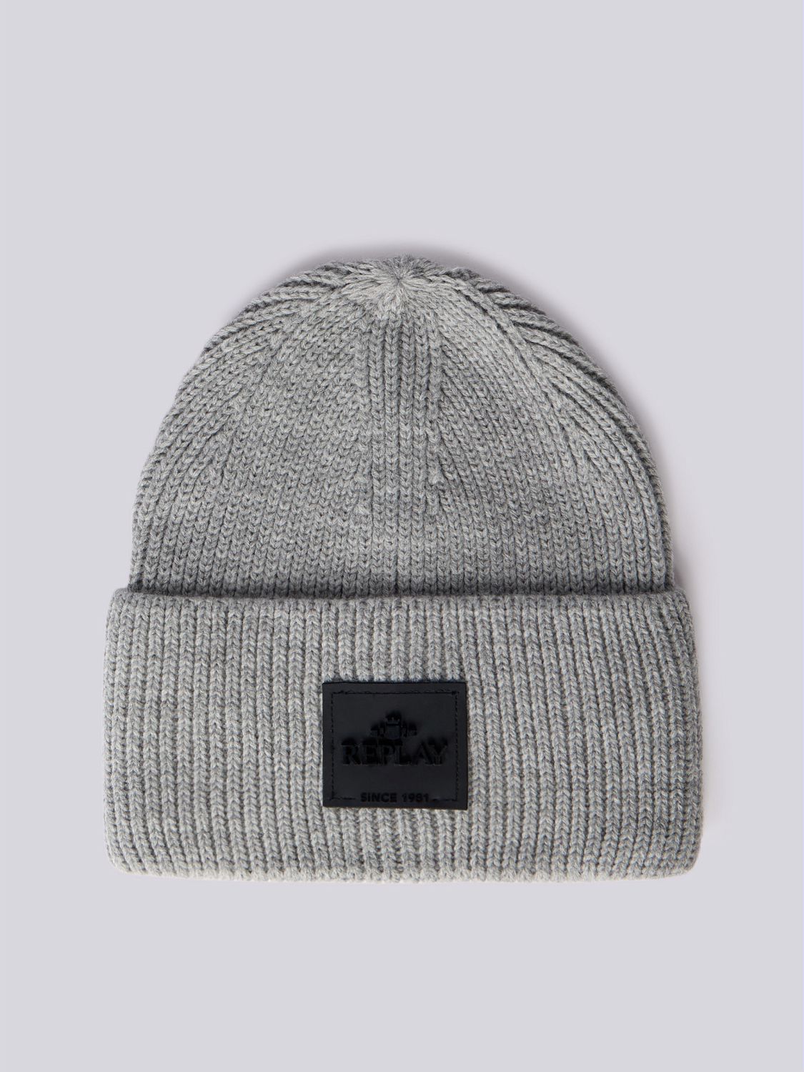 ČEPICE S NÁŠIVKOU