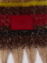 Barevná šála s třásněmi