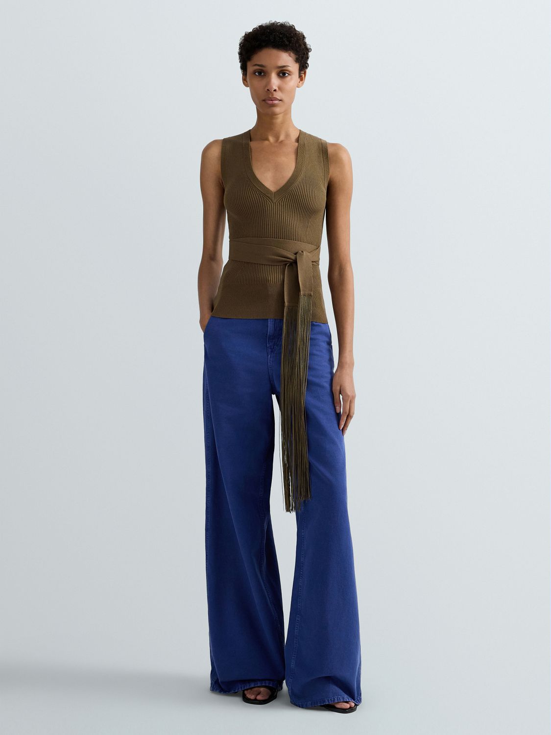 HNĚDÉ ŽEBROVANÉ TÍLKO S PÁSKEM