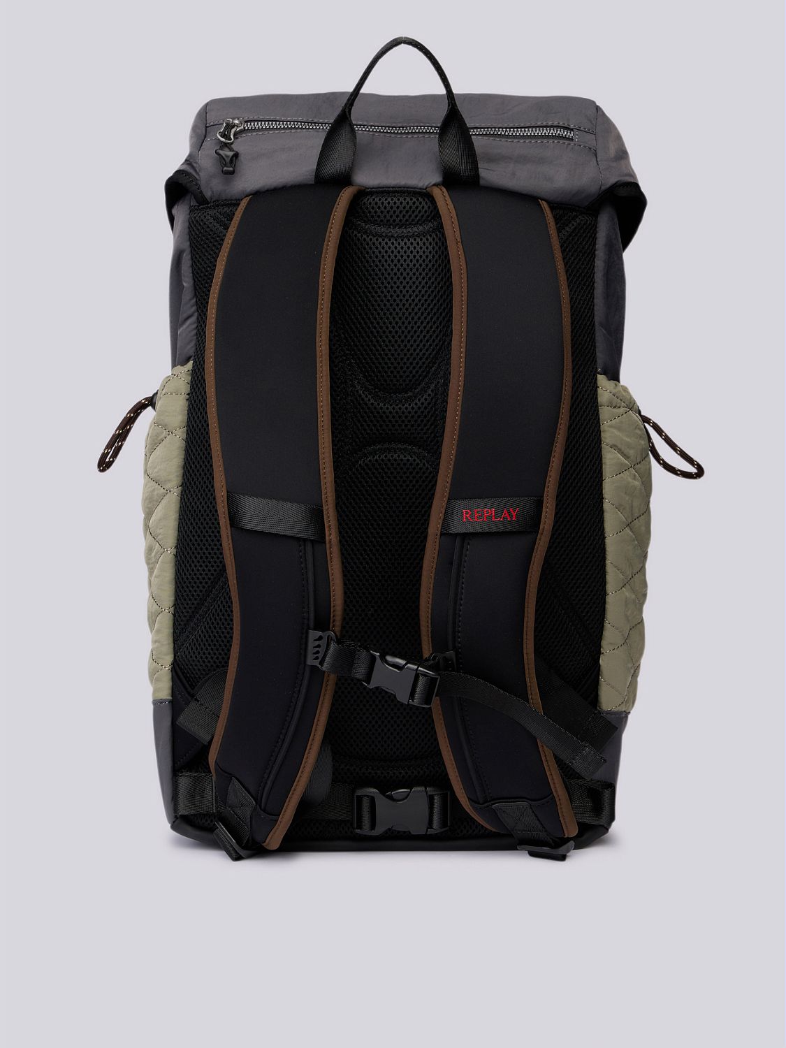 Outdoor batoh s více kapsami