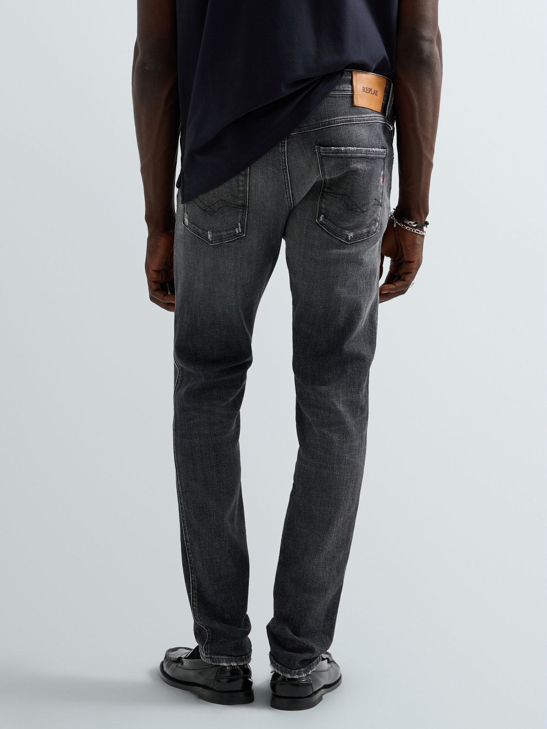 ANBASS – PÁNSKÉ SLIM FIT DŽÍNY REPLAY – ŠEDÉ