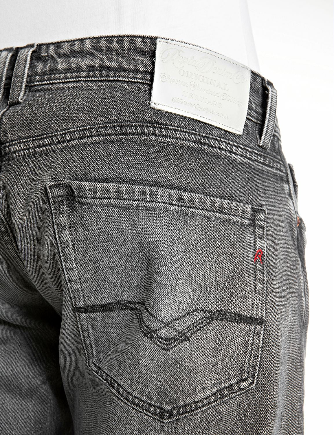 ROCCO – PÁNSKÉ COMFORT FIT DŽÍNY REPLAY – ŠEDÉ