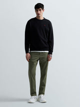 Pánská mikina s kulatým výstřihem a výšivkou