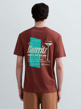 PÁNSKÉ TRIČKO S POTISKEM "THE BIARRITZ REPLAY CLUB" NA ZÁDECH