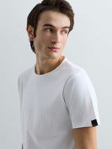 BAVLNĚNÉ TRIČKO S KULATÝM VÝSTŘIHEM