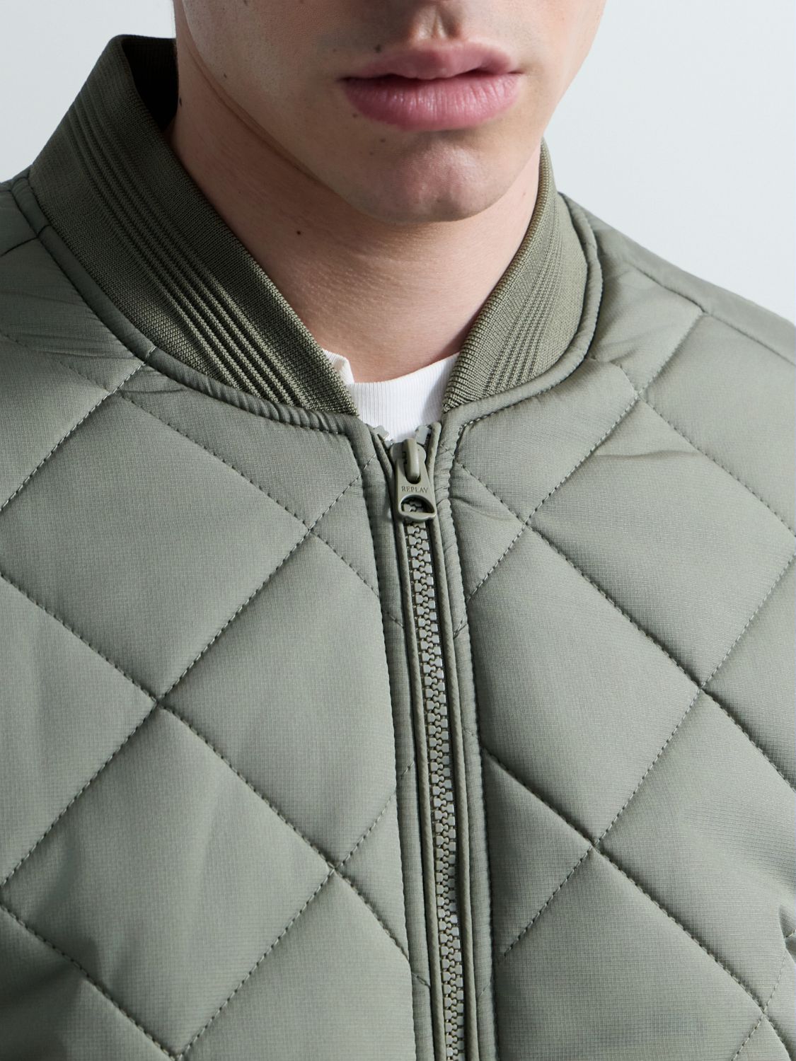 PROŠÍVANÁ BOMBER BUNDA