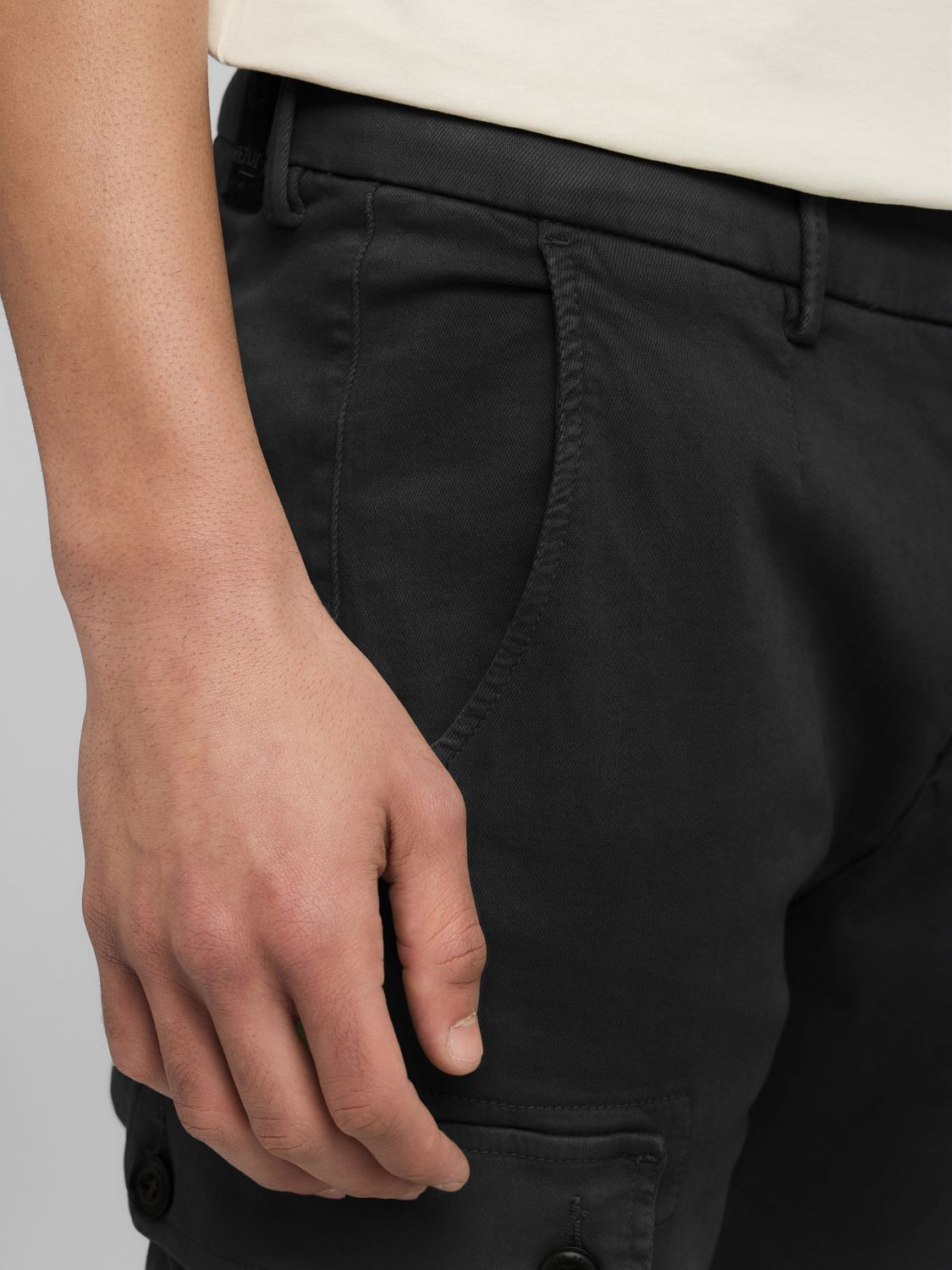 JAAN – Džíny cargo slim střihu