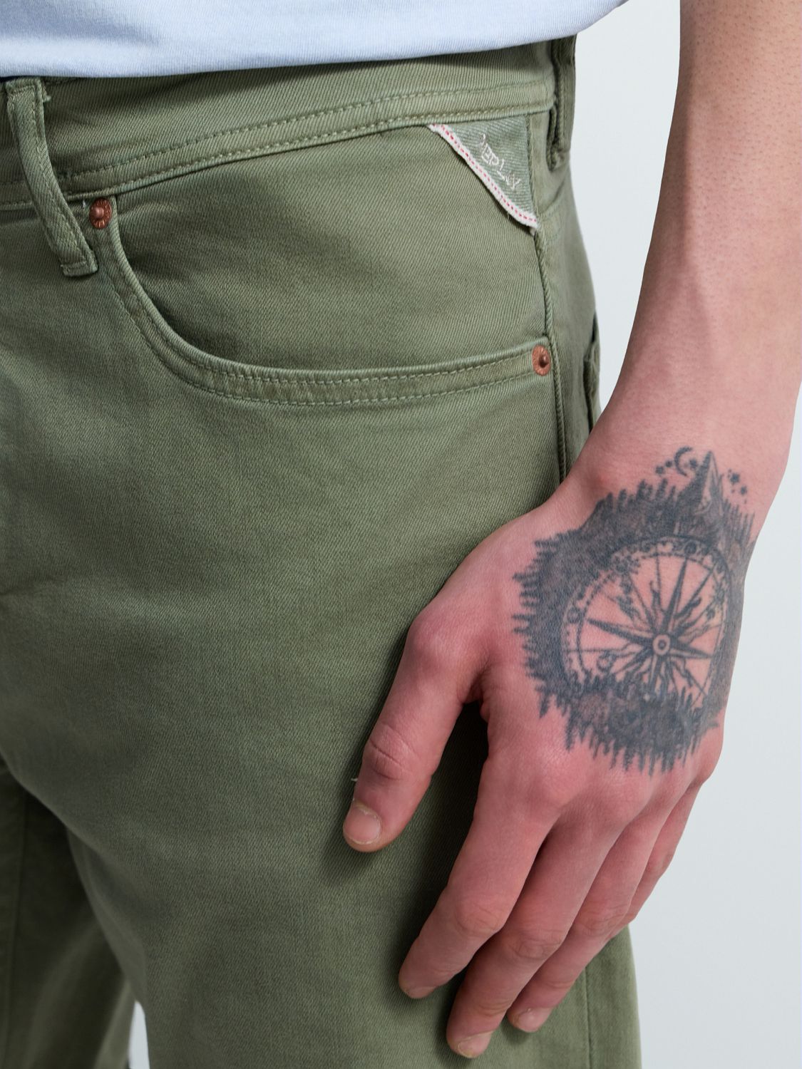 PÁNSKÉ DŽÍNOVÉ KRAŤASY REPLAY – ZÚŽENÝ STŘIH